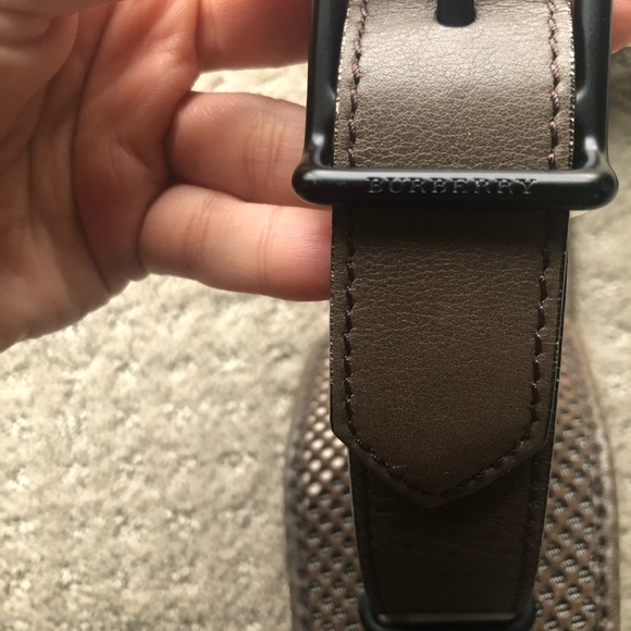 An authentic Burberry belt, statement pice flatters any style you add it to - Picture 6 of 10